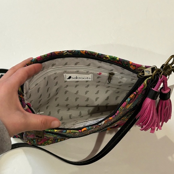 SAKROOTS NWT Artist Circle Rainbow Spirit Desert Polyester Adjustable Crossbody - Picture 3 of 8